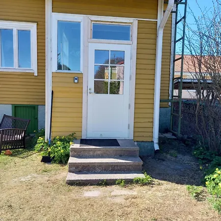 Majala, Newly Renovated House 아파트 *